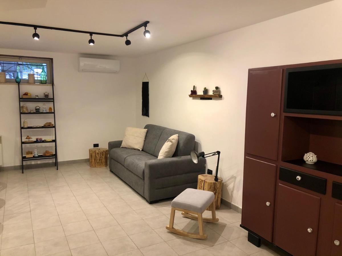 Menouno House Apartment Crispiano Luaran gambar