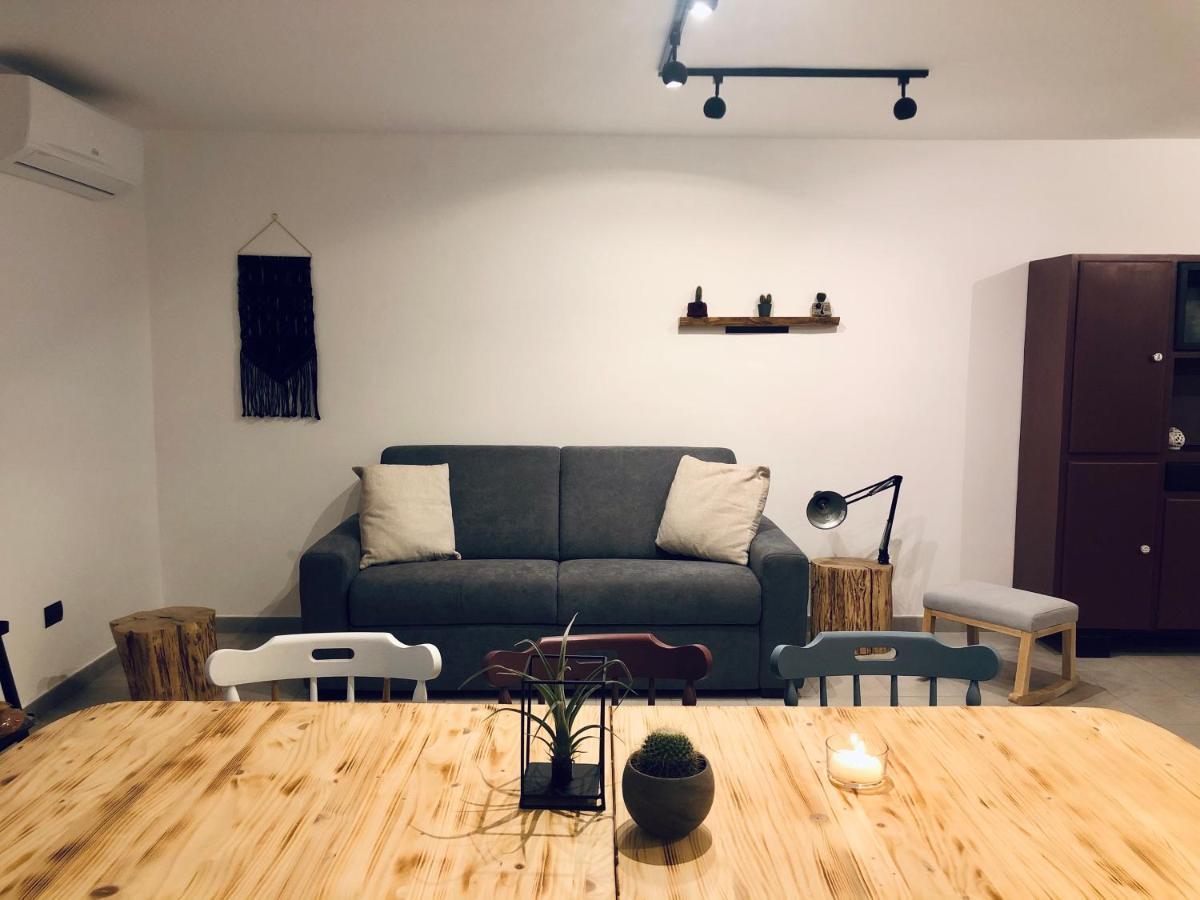 Menouno House Apartment Crispiano Luaran gambar