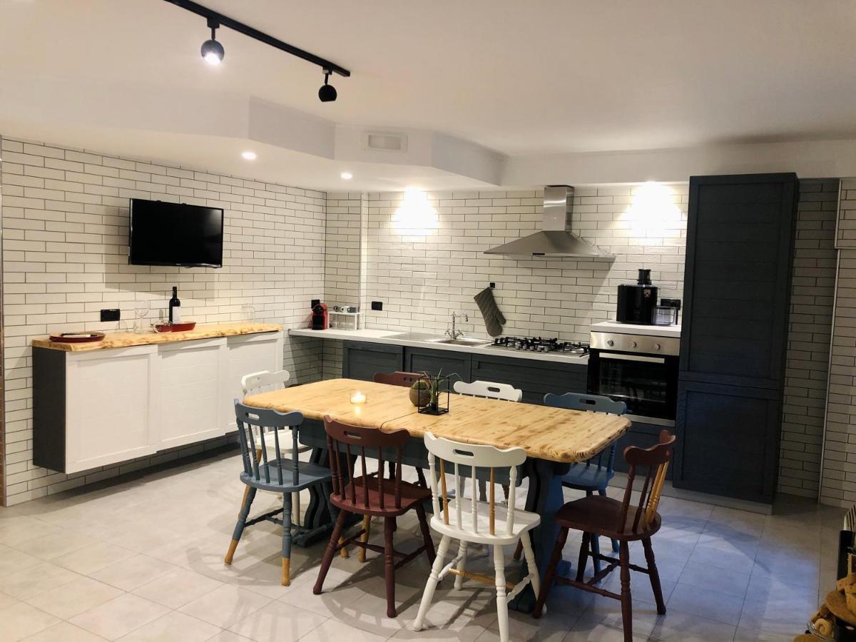Menouno House Apartment Crispiano Luaran gambar