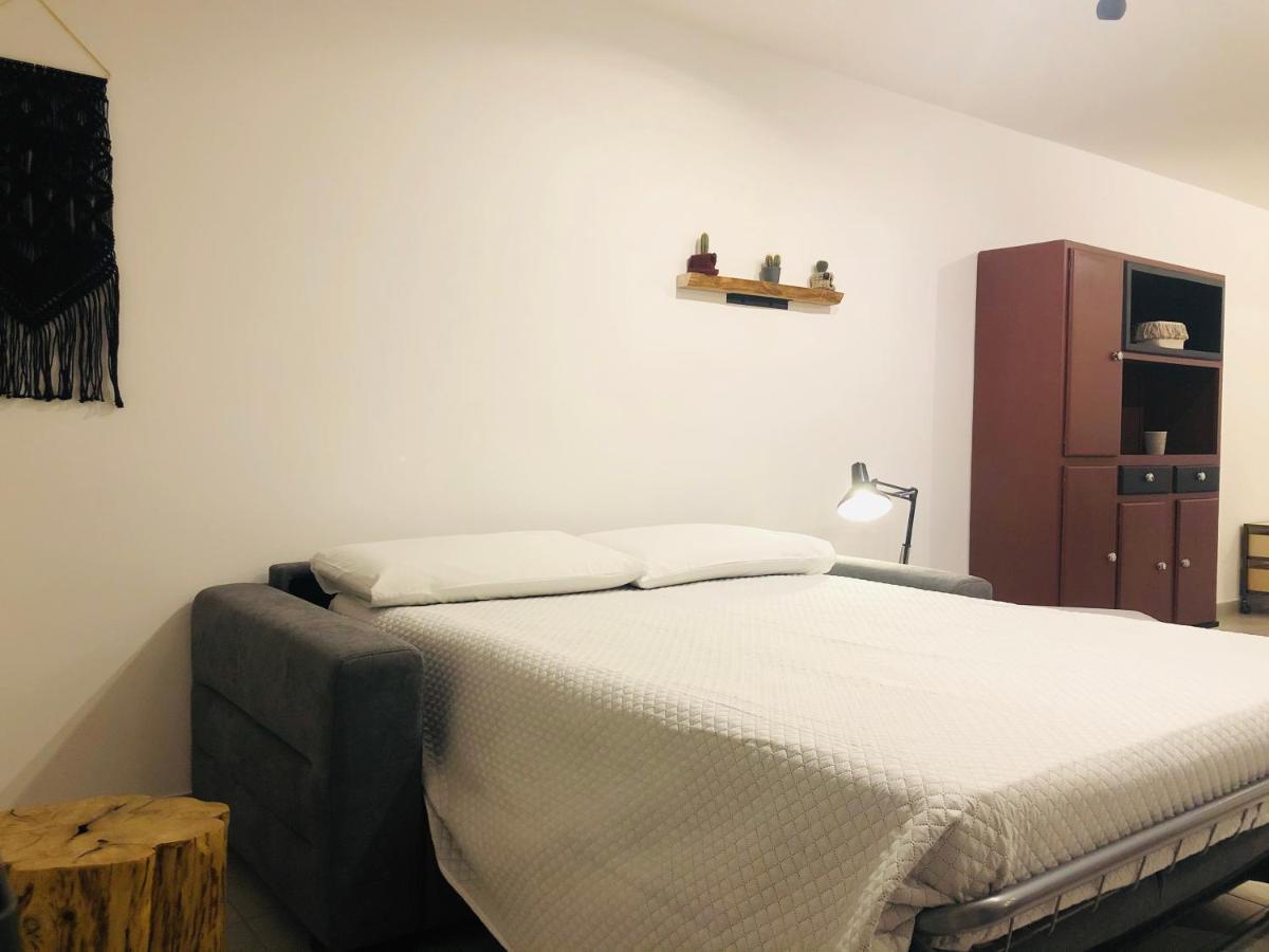 Menouno House Apartment Crispiano Luaran gambar