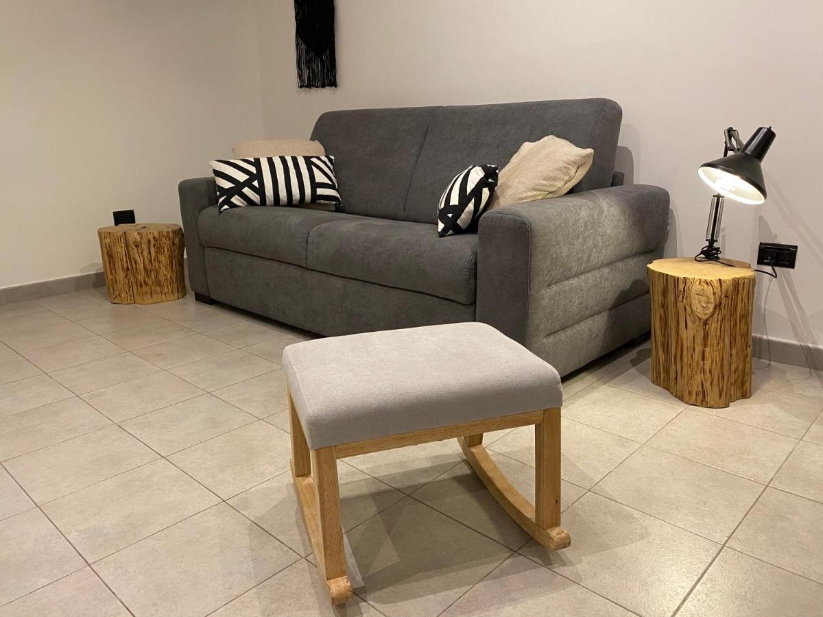 Menouno House Apartment Crispiano Luaran gambar
