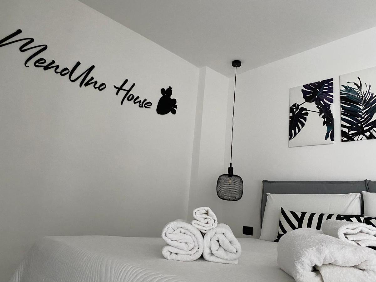 Menouno House Apartment Crispiano Luaran gambar