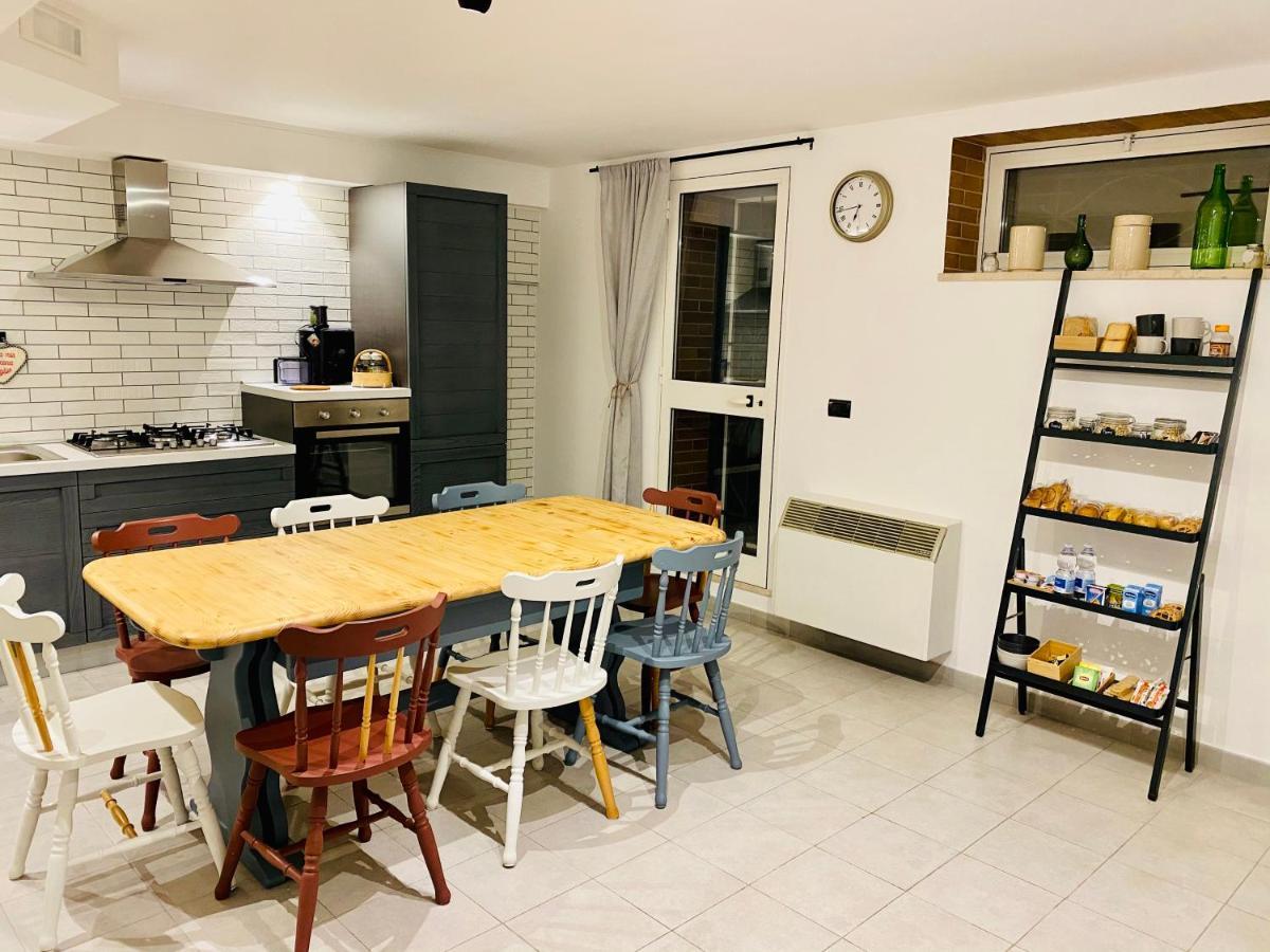 Menouno House Apartment Crispiano Luaran gambar