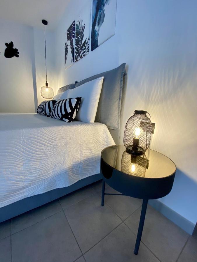Menouno House Apartment Crispiano Luaran gambar