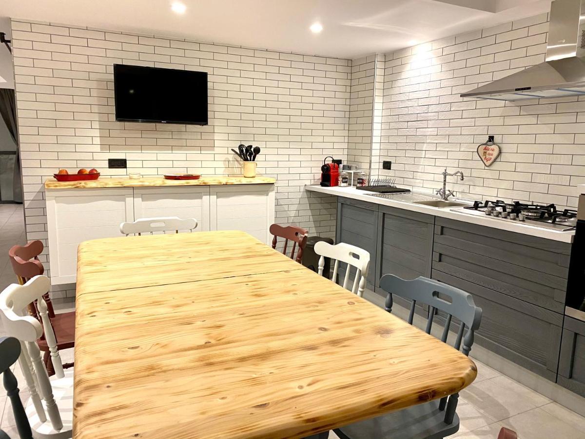 Menouno House Apartment Crispiano Luaran gambar