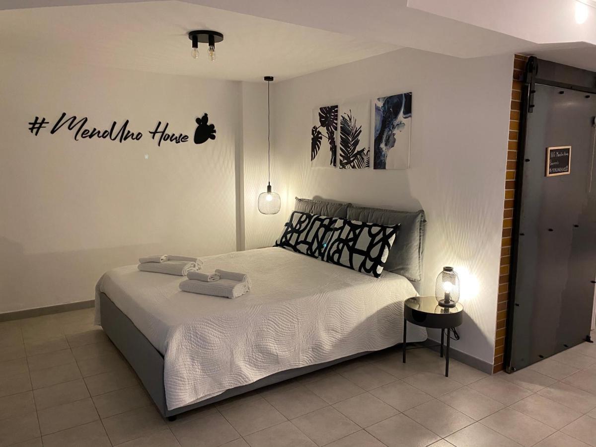 Menouno House Apartment Crispiano Luaran gambar